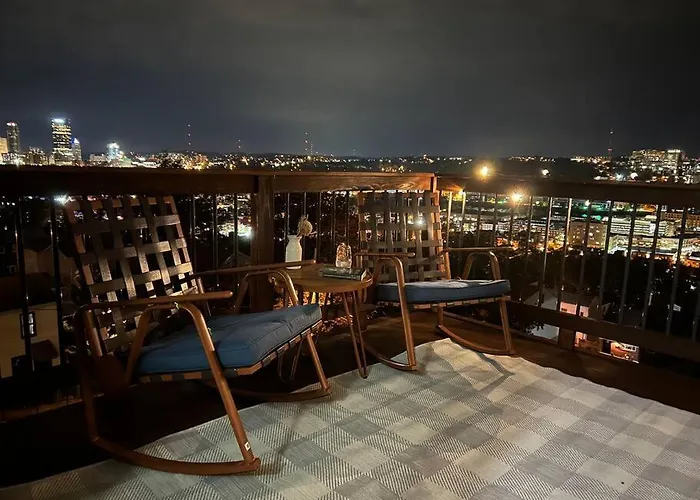 Skyline - Outside Decks - Contemporary Holiday home Pittsburgh