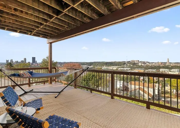 Skyline - Outside Decks - Contemporary * Pittsburgh