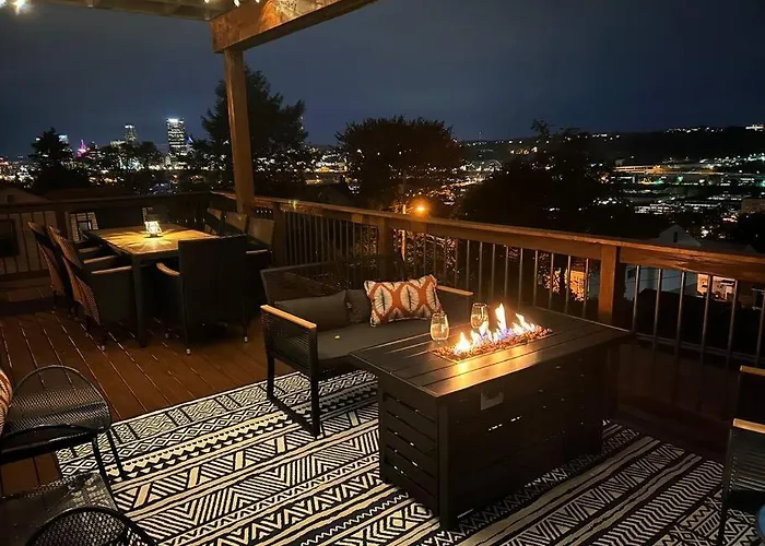 Holiday home Skyline - Outside Decks - Contemporary Pittsburgh